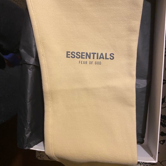 Fear Of God Essentials Joggers Exclusive Yellow Cream Large - Picture 5 of 14